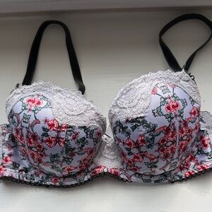Victoria secret Dream Angels Floral Lace Trim Bra